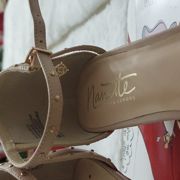 Nanette L. Shoes - Picture 4 of 7